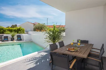 4-Bedroom Villa in Jadrija, Šibenik for 7 Guests