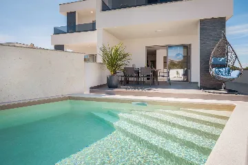 4-Bedroom Villa in Jadrija, Šibenik for 7 Guests