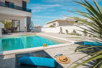 4-Bedroom Villa in Jadrija, Šibenik for 7 Guests