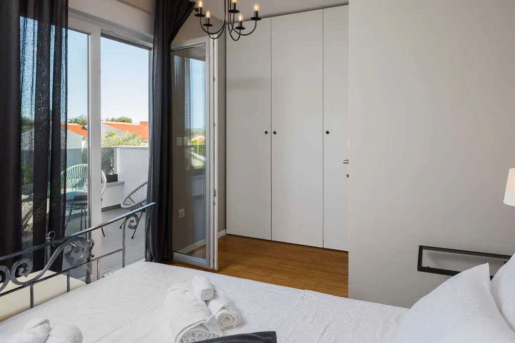 4-Bedroom Villa in Jadrija, Šibenik for 7 Guests