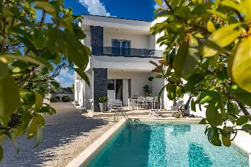 Villa in Jadrija, Šibenik with Private Pool