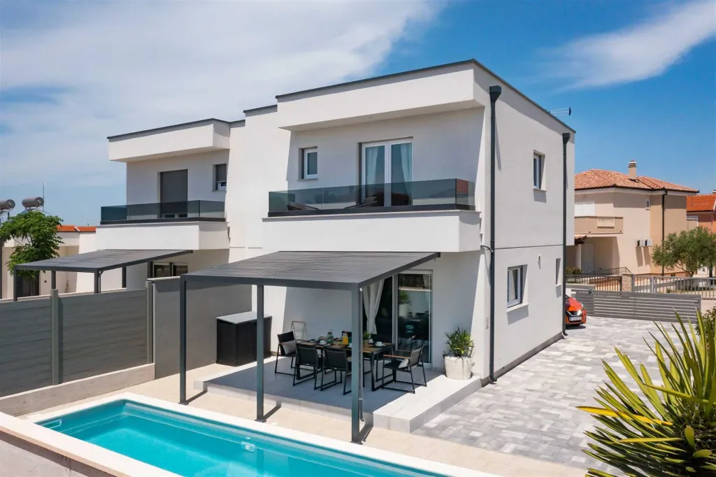 Villa with Private Pool in Šibenik (Sleeps 6)