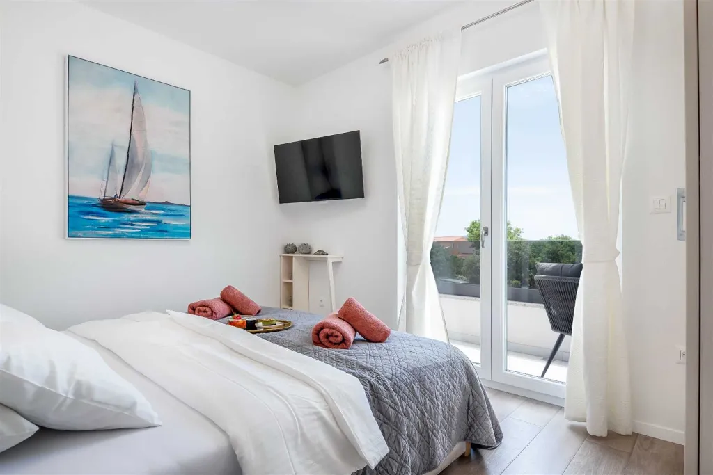 Villa with Private Pool in Šibenik (Sleeps 6)