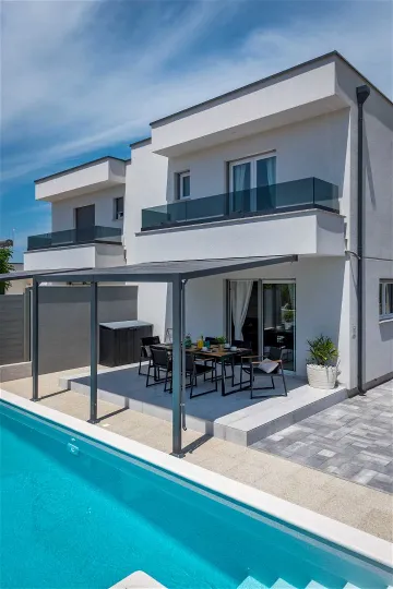 Villa with Private Pool in Šibenik (Sleeps 6)