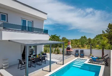 Villa with Private Pool in Šibenik (Sleeps 6)