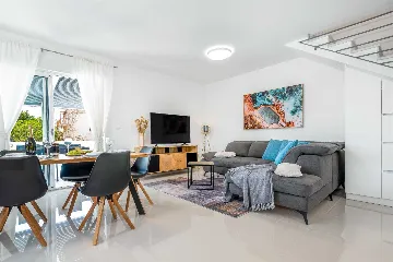 Villa with Private Pool in Šibenik (Sleeps 6)