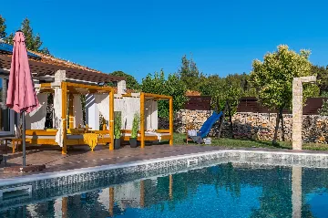 5-Bedroom Villa with Swimming Pool in Šibenik