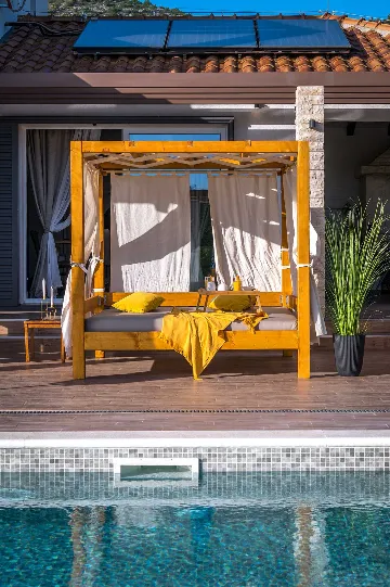 5-Bedroom Villa with Swimming Pool in Šibenik