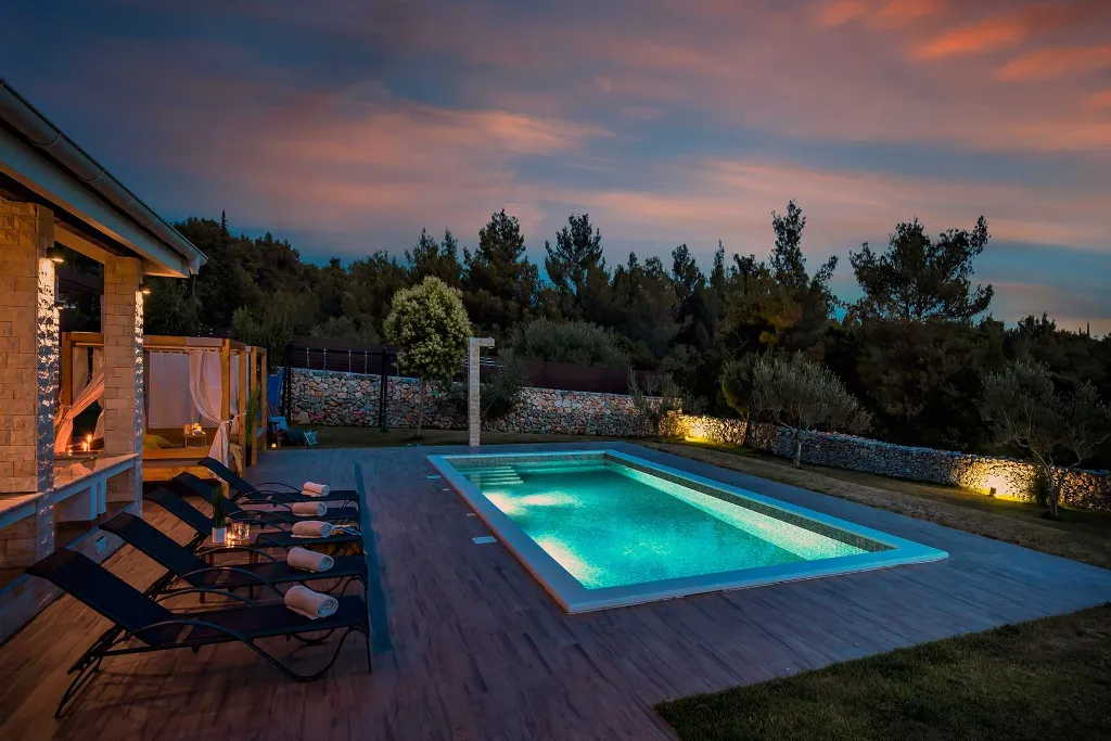 5-Bedroom Villa with Swimming Pool in Šibenik