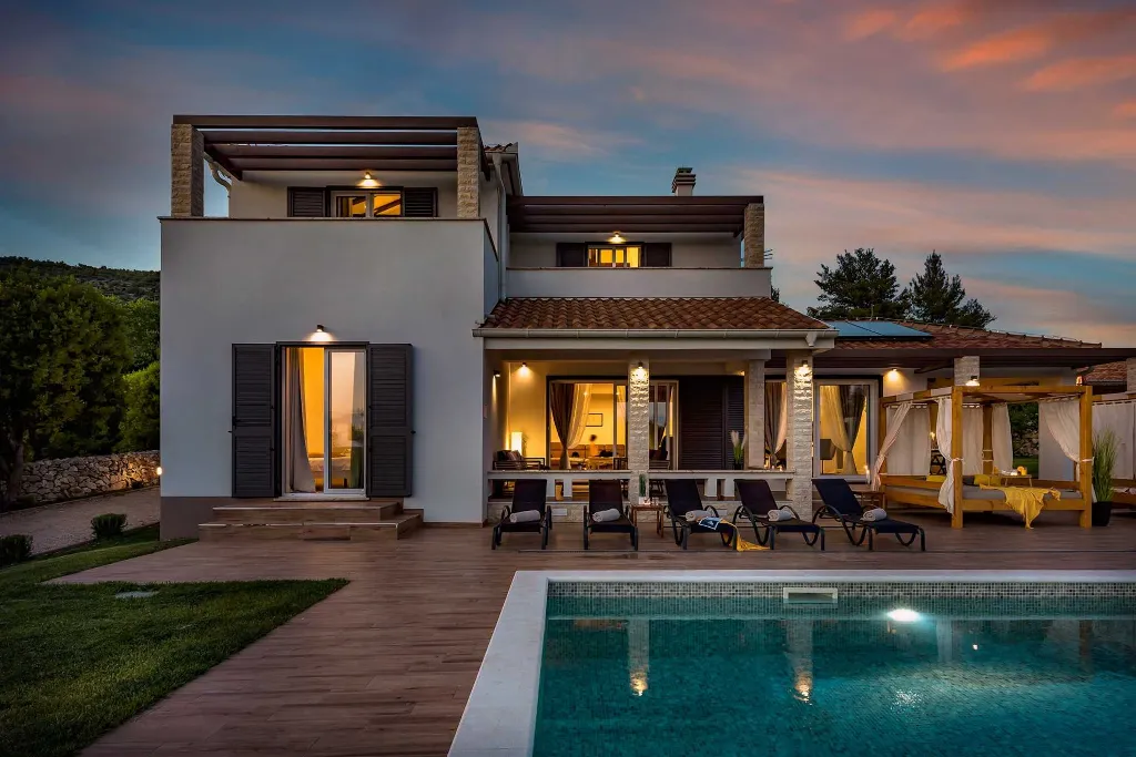 5-Bedroom Villa with Swimming Pool in Šibenik