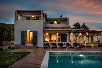 5-Bedroom Villa with Swimming Pool in Šibenik