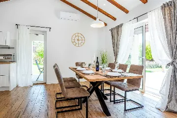 5-Bedroom Villa with Swimming Pool in Šibenik