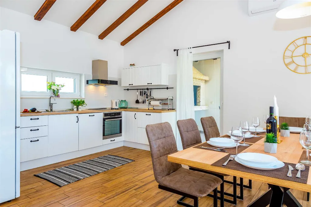 5-Bedroom Villa with Swimming Pool in Šibenik