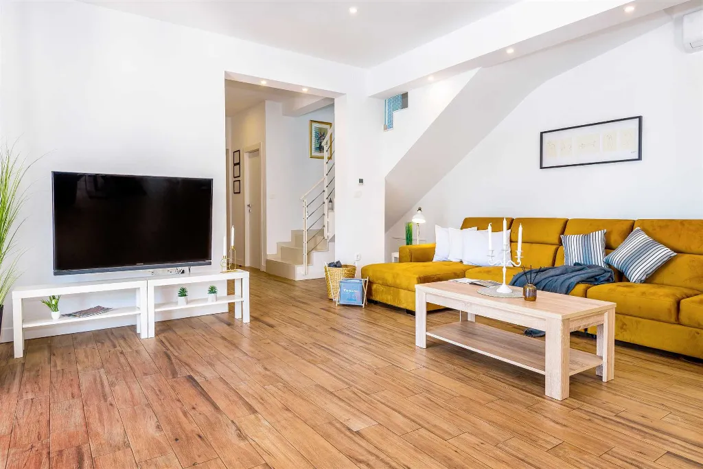 5-Bedroom Villa with Swimming Pool in Šibenik