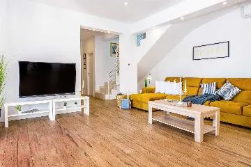 5-Bedroom Villa with Swimming Pool in Šibenik