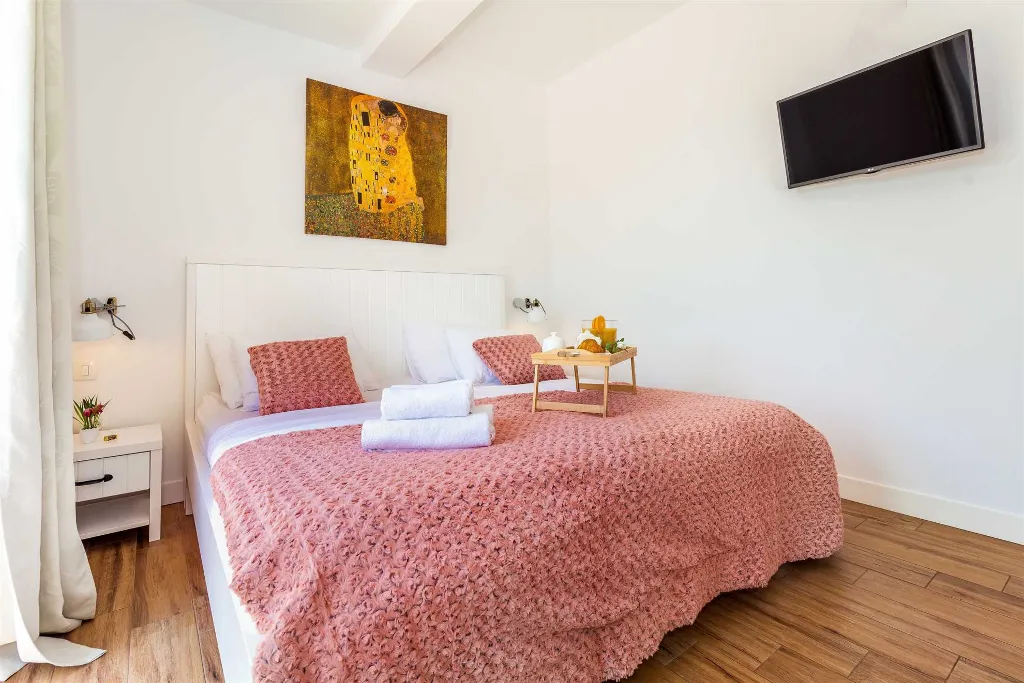 5-Bedroom Villa with Swimming Pool in Šibenik