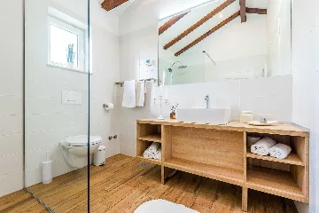 5-Bedroom Villa with Swimming Pool in Šibenik