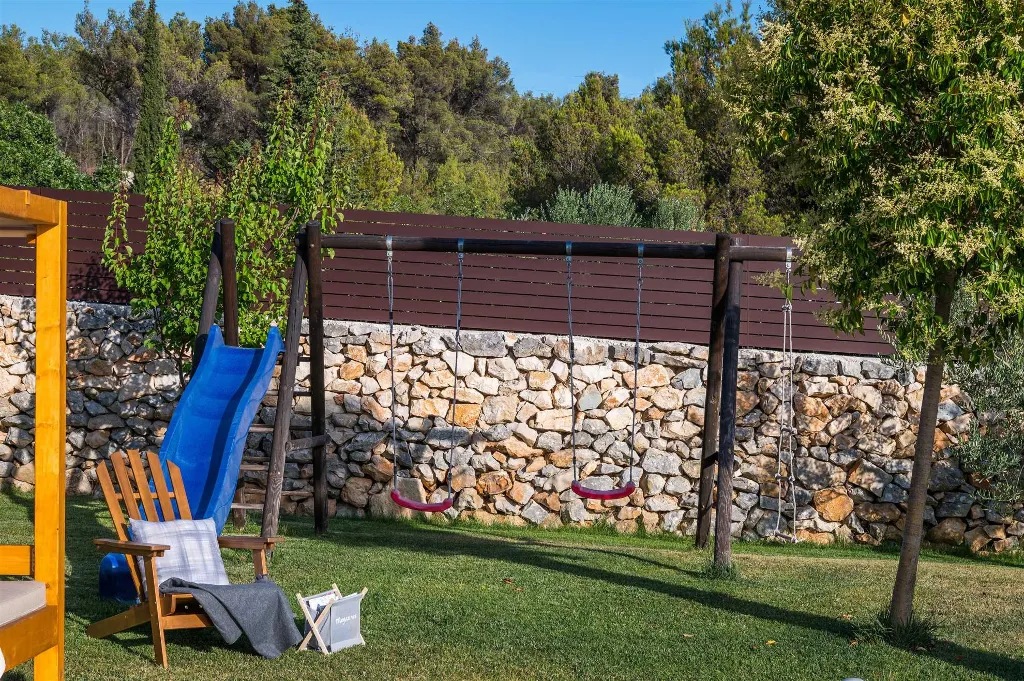 5-Bedroom Villa with Swimming Pool in Šibenik