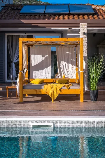 5-Bedroom Villa with Swimming Pool in Šibenik