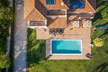 5-Bedroom Villa with Swimming Pool in Šibenik