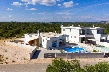 4-Bedroom Villa in Šibenik with Swimming Pool