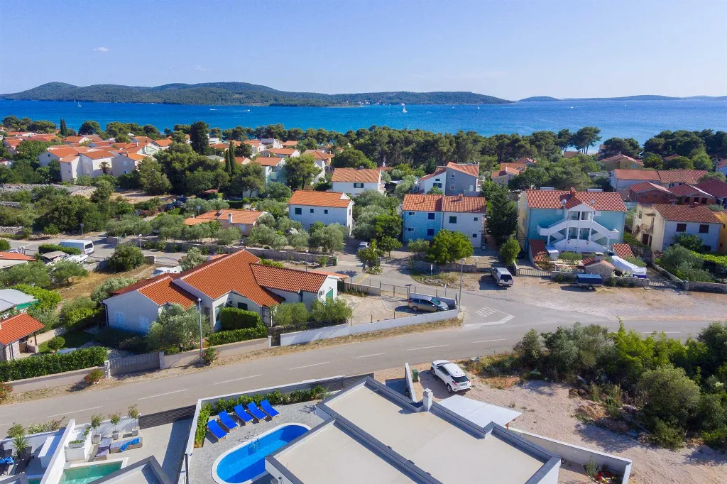 4-Bedroom Villa in Šibenik with Swimming Pool