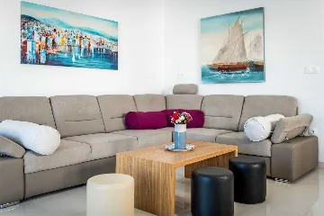 4-Bedroom Villa in Šibenik with Swimming Pool