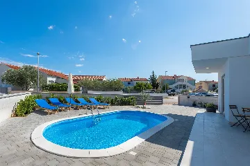 4-Bedroom Villa in Šibenik with Swimming Pool