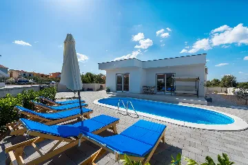 4-Bedroom Villa in Šibenik with Swimming Pool