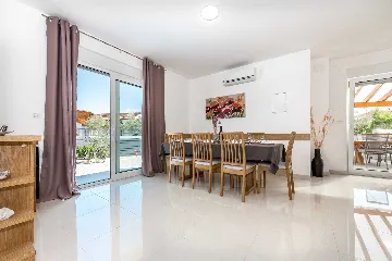 4-Bedroom Villa in Šibenik with Swimming Pool