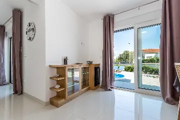 4-Bedroom Villa in Šibenik with Swimming Pool
