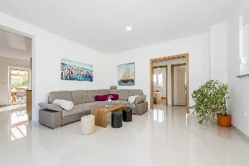 4-Bedroom Villa in Šibenik with Swimming Pool