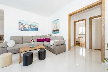 4-Bedroom Villa in Šibenik with Swimming Pool