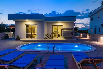 4-Bedroom Villa in Šibenik with Swimming Pool