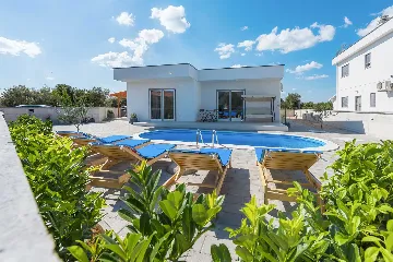 4-Bedroom Villa in Šibenik with Swimming Pool