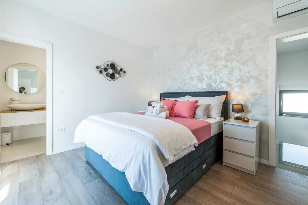 Family Villa in Jadrija, Šibenik (Sleeps 10)