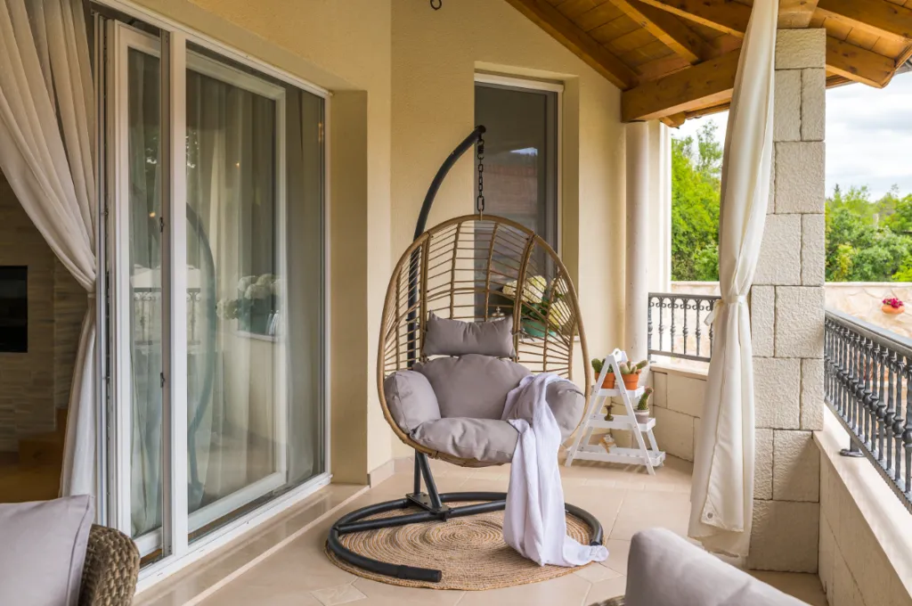 Modern Villa with Pool for 9 Guests in Šibenik