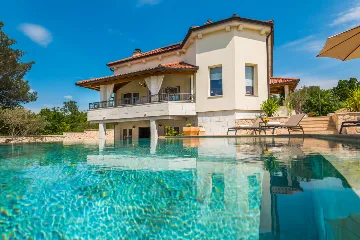 Modern Villa with Pool for 9 Guests in Šibenik