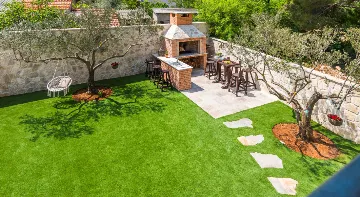 Modern Villa with Pool for 9 Guests in Šibenik