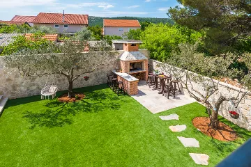 Modern Villa with Pool for 9 Guests in Šibenik