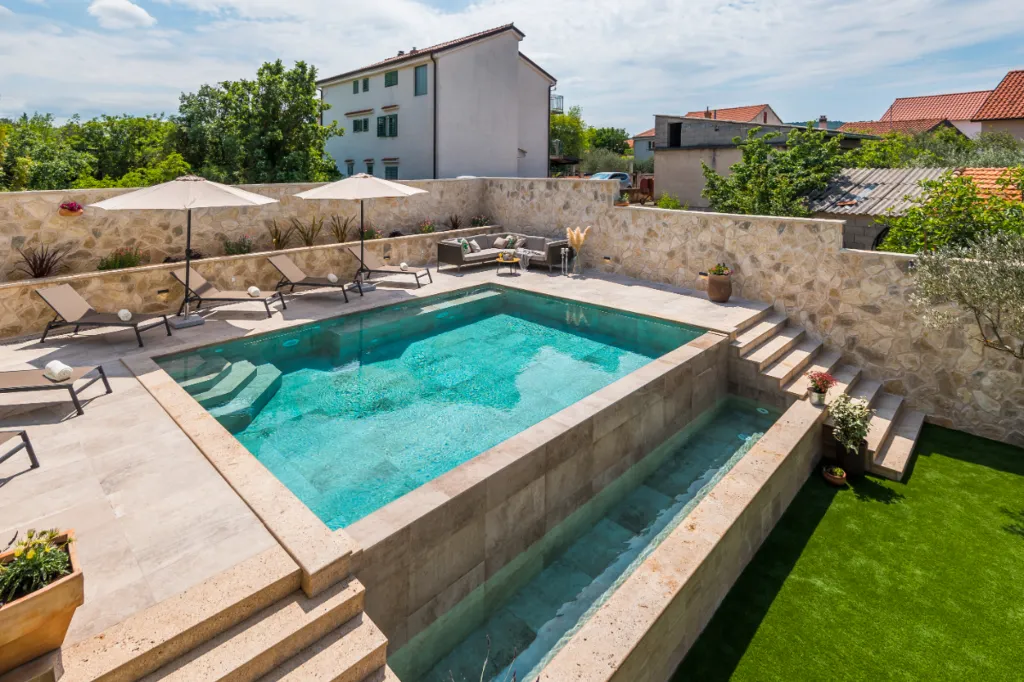 Modern Villa with Pool for 9 Guests in Šibenik
