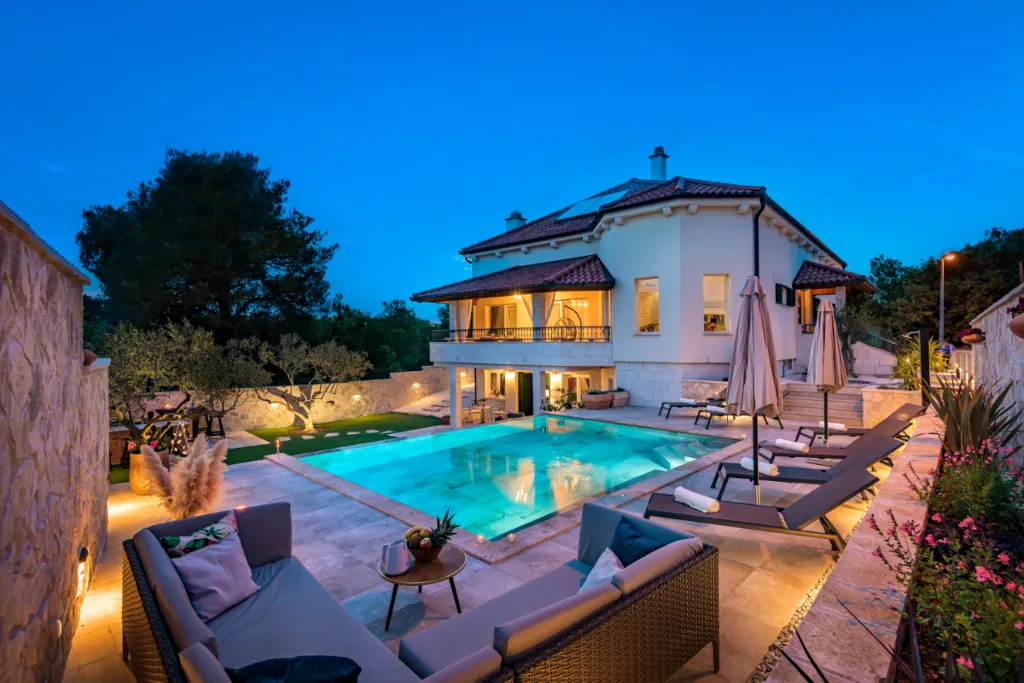 Modern Villa with Pool for 9 Guests in Šibenik