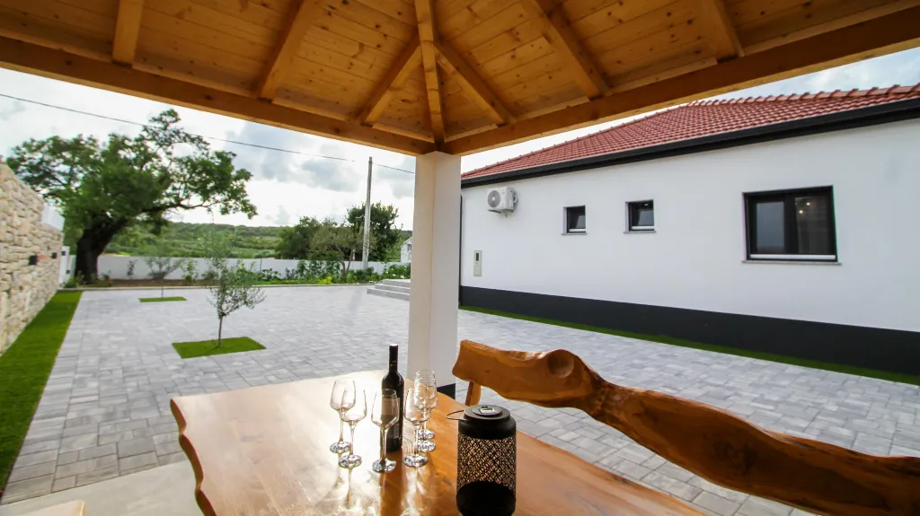 Skradin Vačani 4-Bedroom House for Up to 8