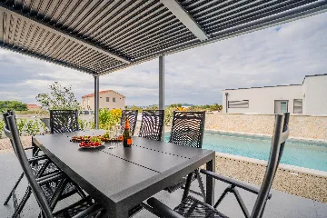 Family House with Private Heated Pool in Šibenik