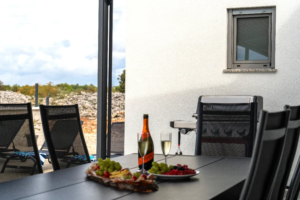 Family House with Private Heated Pool in Šibenik