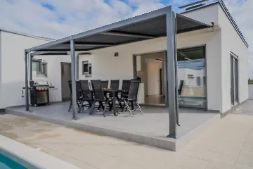 Family House with Private Heated Pool in Šibenik