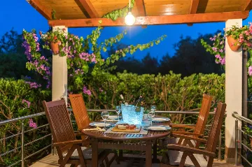 Holiday House for 6 in Rogoznica