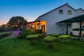 Holiday House for 6 in Rogoznica