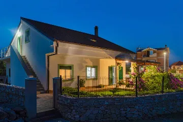 Holiday House for 6 in Rogoznica