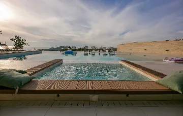 6-Bedroom Villa in Primošten for Up to 12 Guests